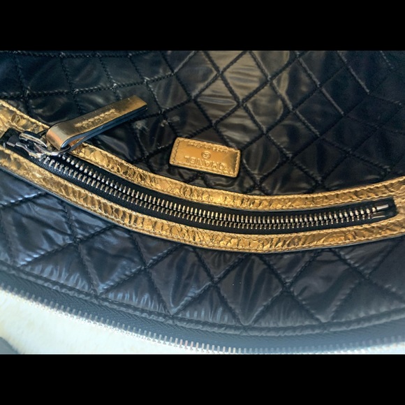 Authentic CHANEL clutch - Picture 5 of 15